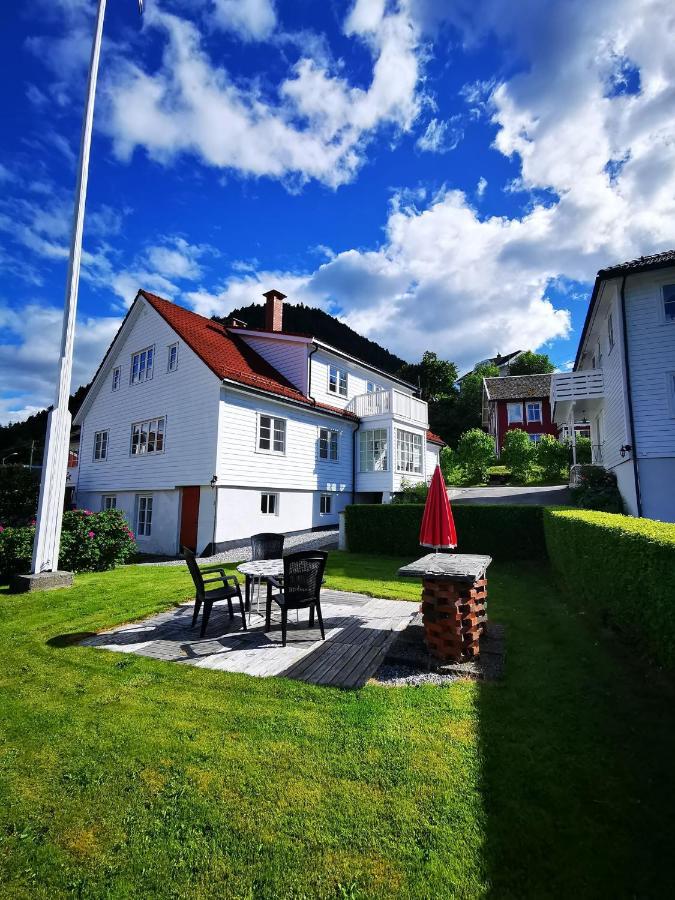 Marifjora Sjobuer Villa Exterior photo